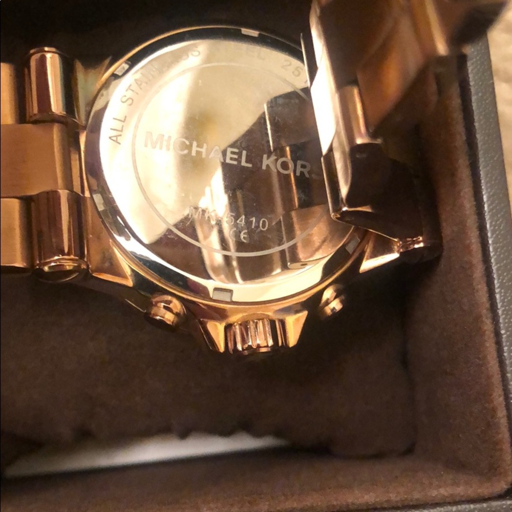 Michael Kors gold watch /blue face - Picture 2 of 8